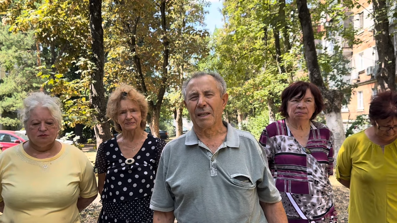 Russian pensioners urge Vladimir Putin to rescue Starliner astronauts