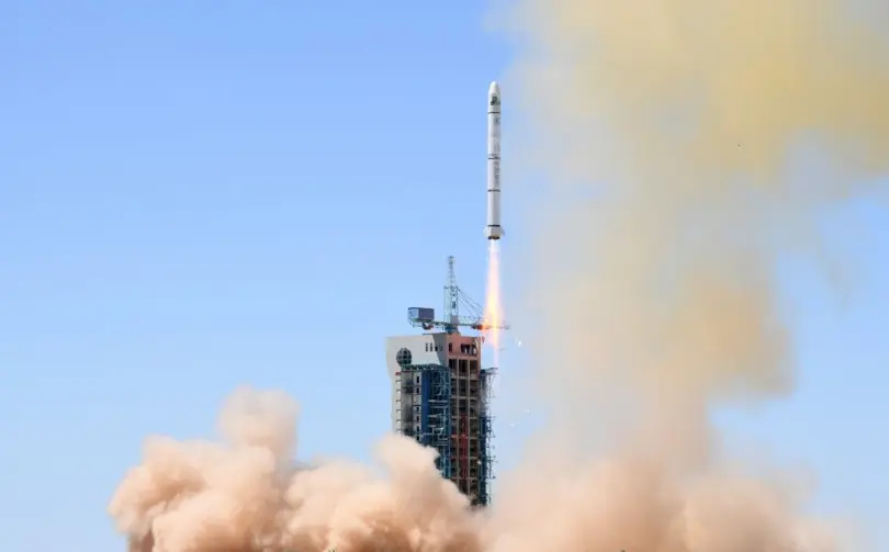 Long March 2C launches two satellites for Pakistan