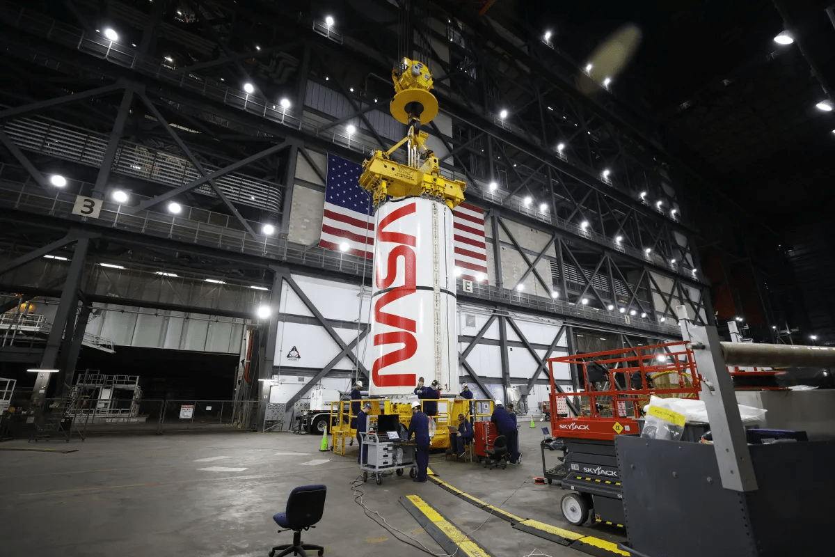 Artemis Contractors Urge Continuity in Lunar Mission Plans Amid Administration Changes