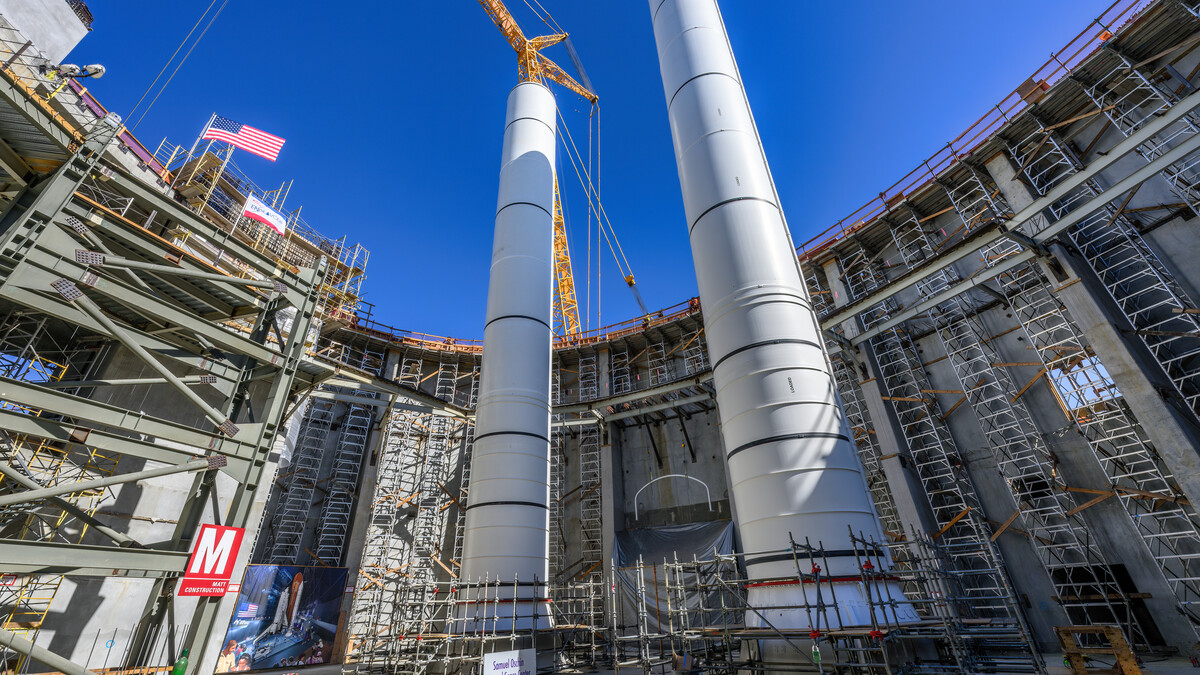 Rocket Report: The final space shuttle stack; SpaceX may extend booster lifetimes