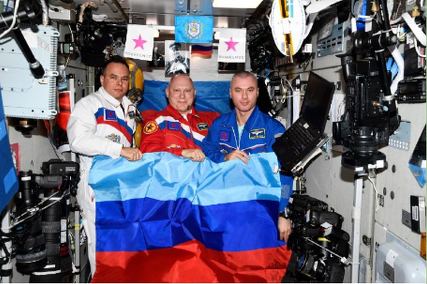 It appears that Roscosmos really is recruiting soldiers for the Ukraine War