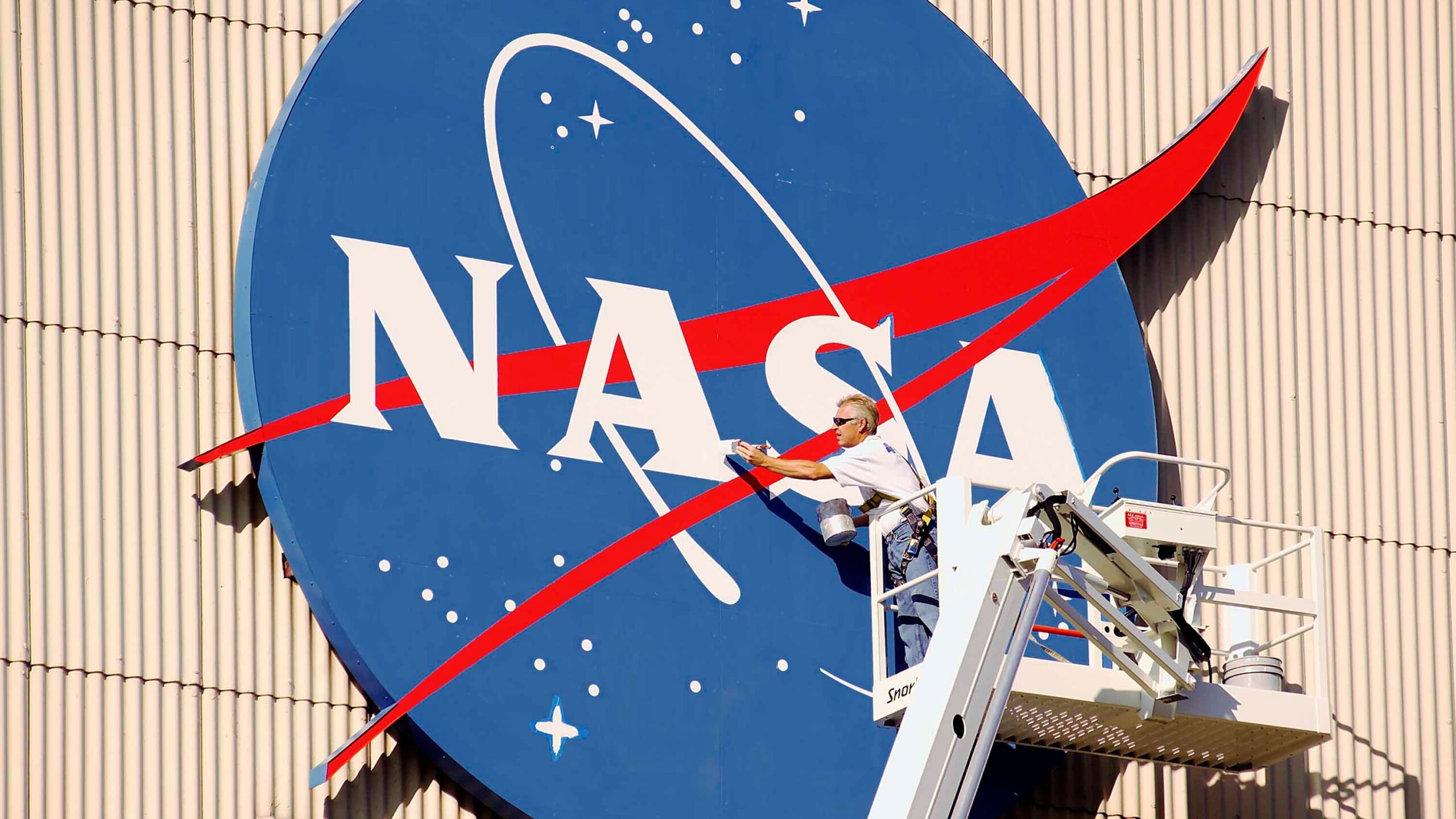 House Panel Advances $24.4 Billion NASA Budget, Rejecting Administration Proposal