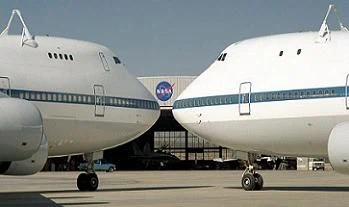 SCA arrives at KSC ahead of Endeavour’s final departure