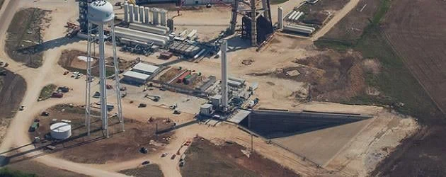 SpaceX Falcon 9 rockets preparing for JCSAT-16 and Amos-6 launches