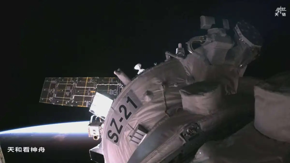 China Accelerates Launch of Backup Shenzhou Spacecraft After Damage to Docked Capsule