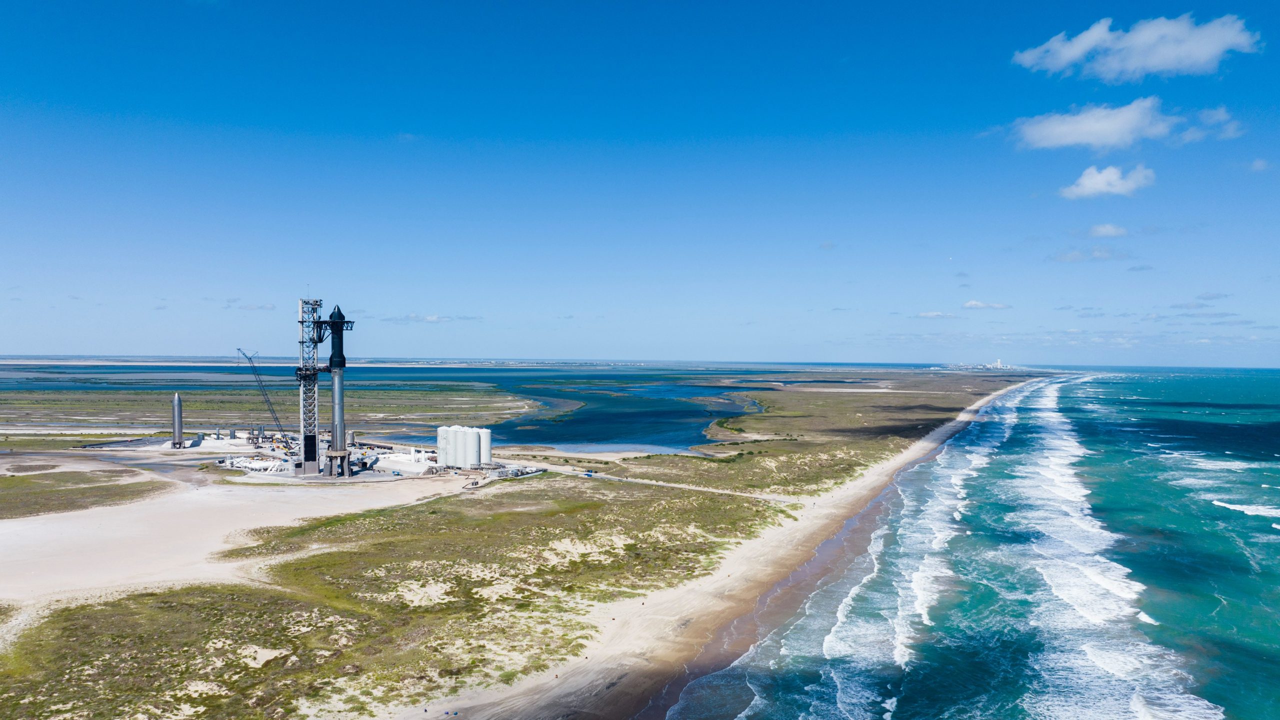 Citing slow Starship reviews, SpaceX urges FAA to double licensing staff