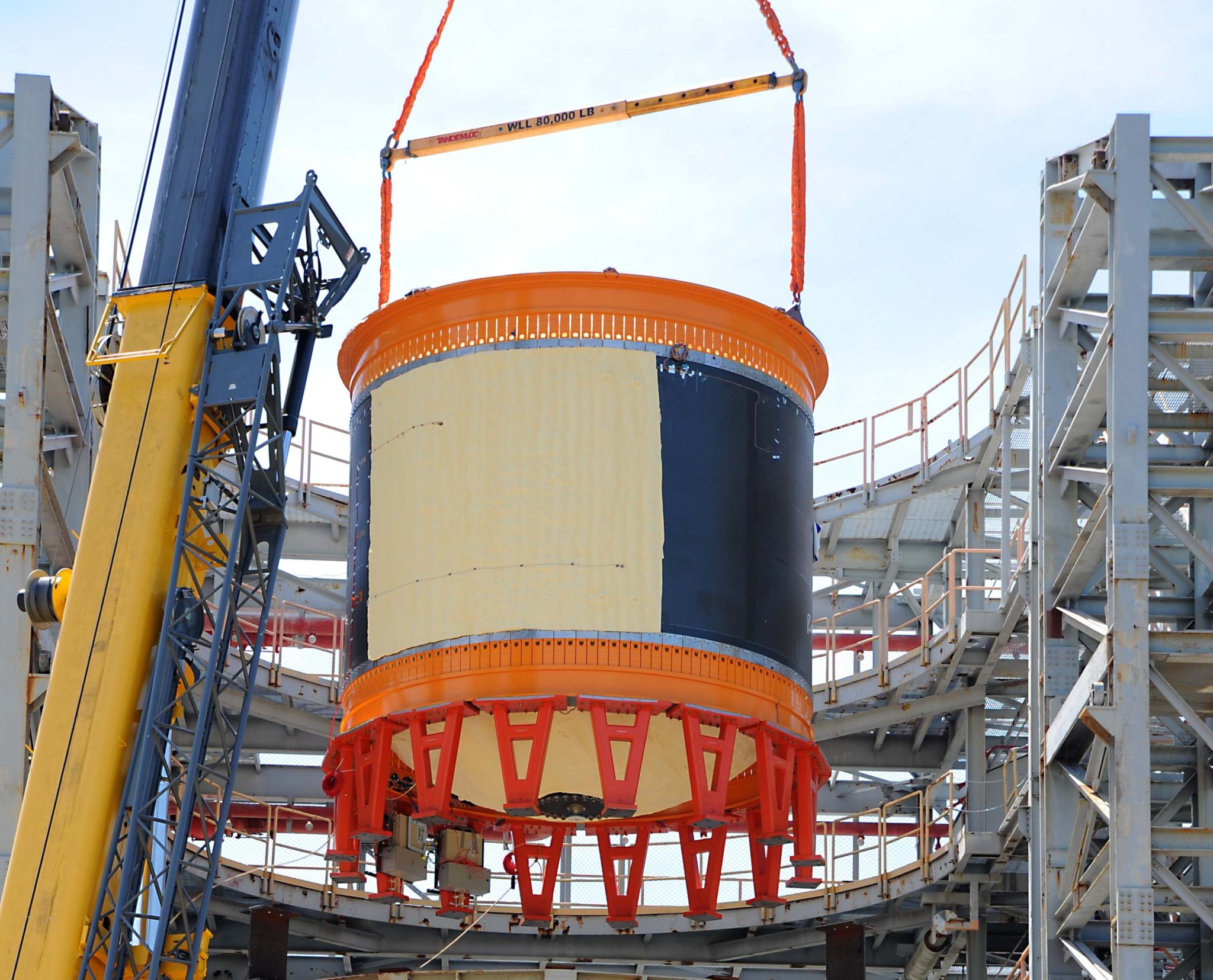 NASA Tests Lightweight Composite Cryotank from Boeing