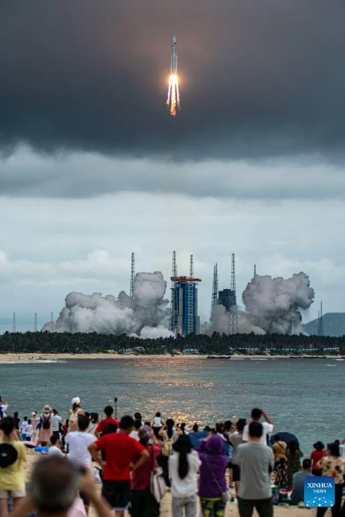 Chinese Long March-8A rocket launches new internet satellite group