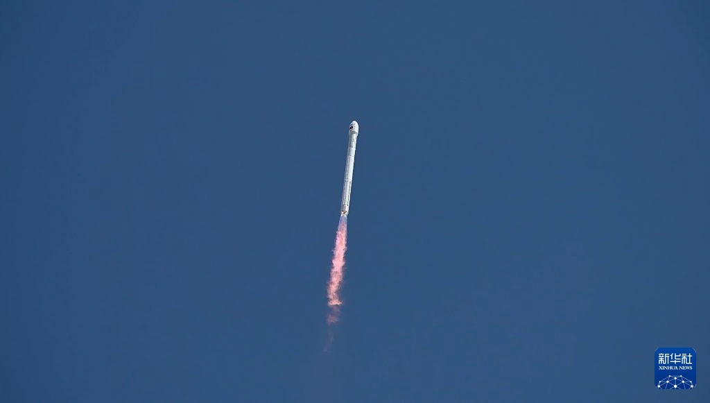 At 226 p.m. on September 15, the Zhuque-2E Y7 launch vehicle lifted off from the Dongfeng Commercial Space Innovation Pilot Zone, successfully placing 10 satellites from Qianfan Polar Orbit Group 19 into their designated orbits and completing the flight test mission.