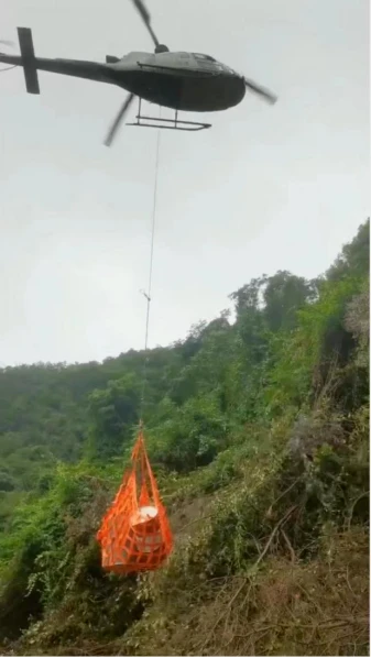 Helicopter lifting operation