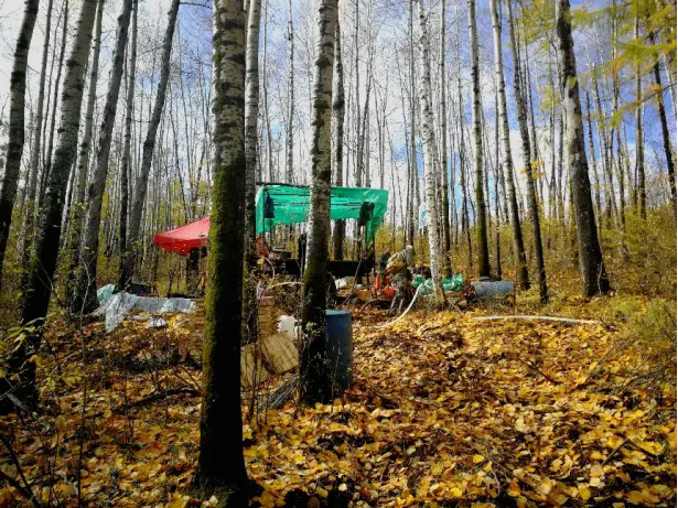 Low-angle drilling operation