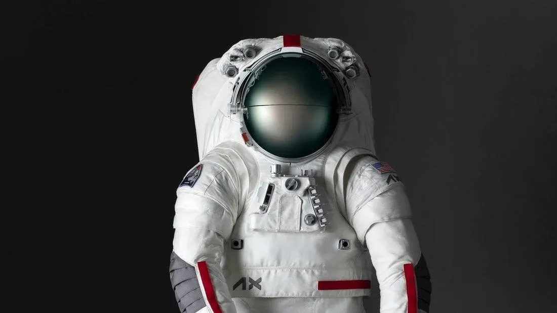 NASA Simplifies Axiom Lunar Suit to Keep 2028 Artemis Landing on Schedule