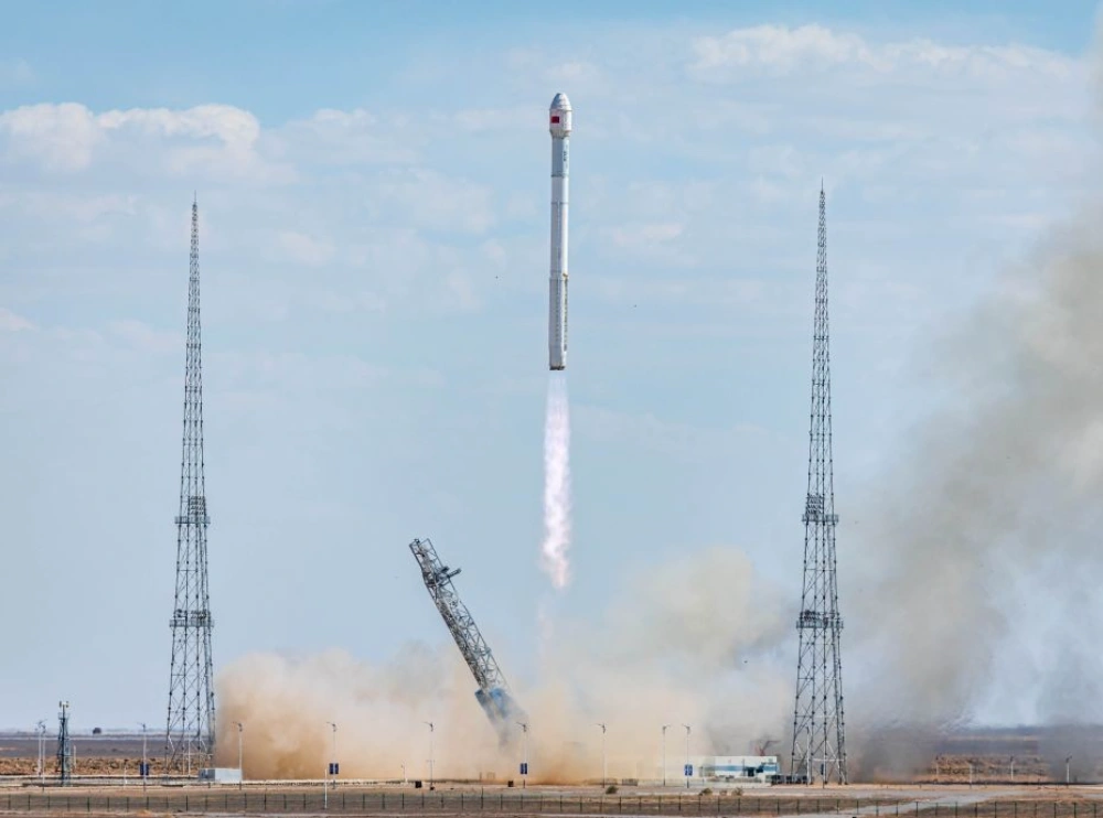 Zhuque-2E Y7 Launches 10 Qianfan Satellites in Single Mission